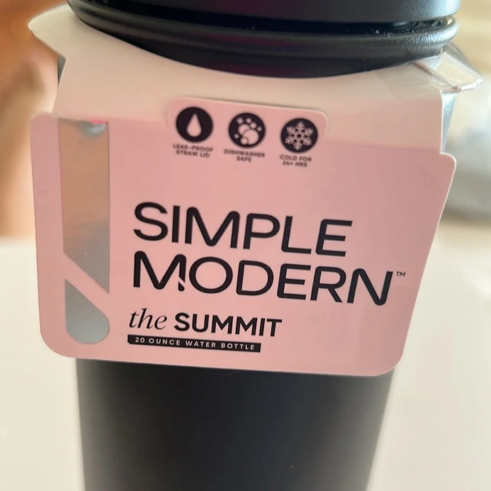 Simple Modern Black Water Bottle BRAND NEW